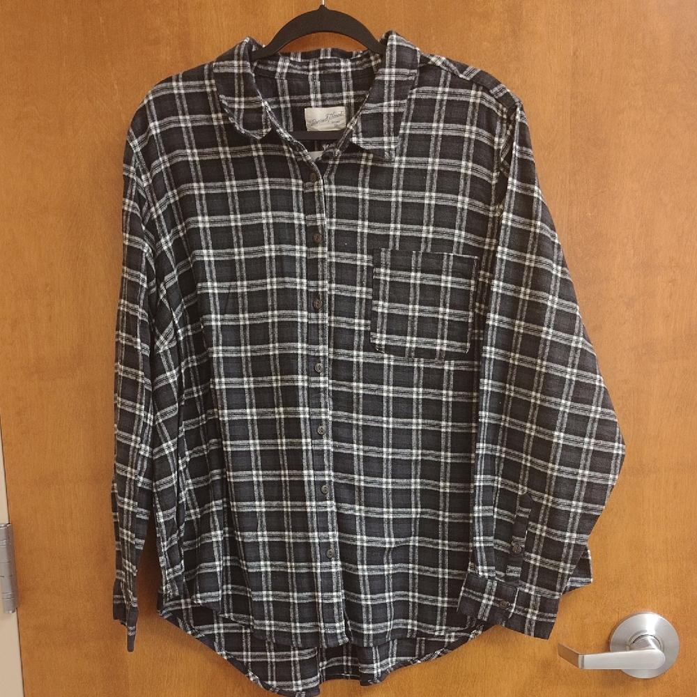 Universal Thread Women's Black and Gray Button Down Flannel Shirt